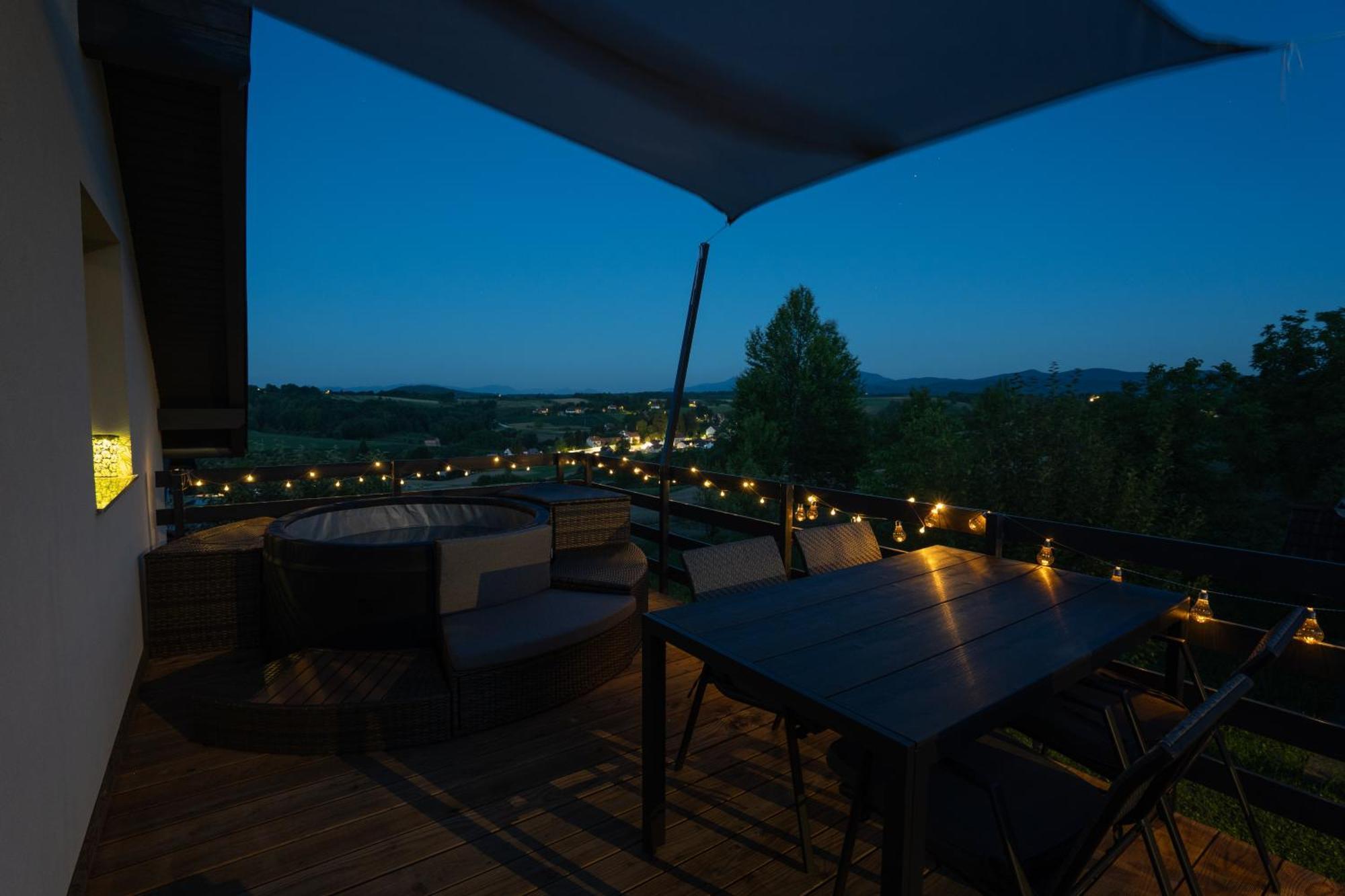 רקוביצה Lux Loft Spa מראה חיצוני תמונה